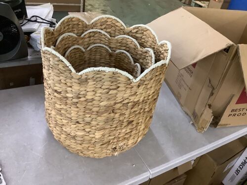 Scalloped 3PC Water Hyacinth Nesting Baskets - 1 Damaged - Lot 697