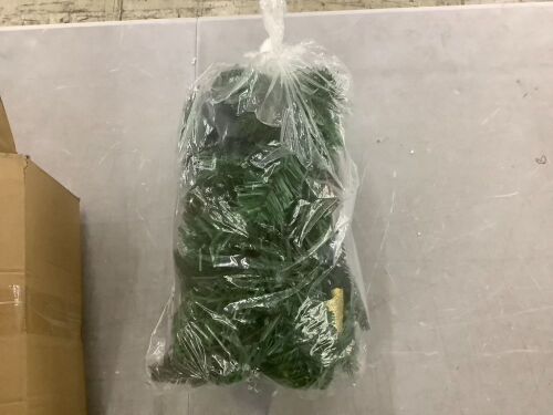 Battery Powered Garland - Lot 753