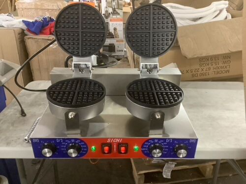 2400W Commercial Dual Waffle Iron, 550 ℉ Temperature and Timers - Gets Warm - Lot 147