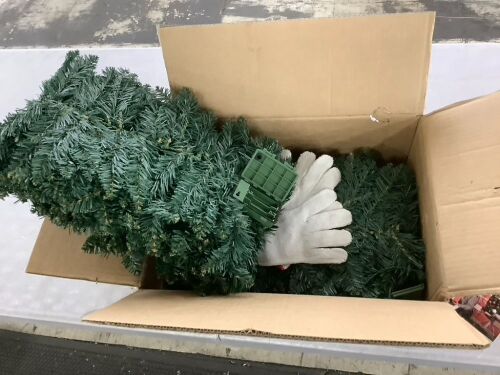 9' Garland - Lot 762