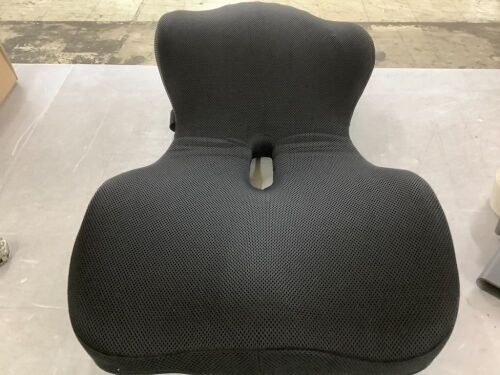 Memory Foam Seat Cushion - Lot 769