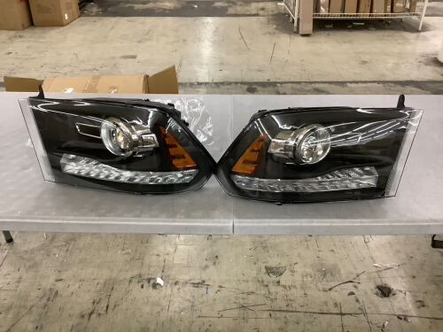 Headlight Assembly Pair for 2013-2015 Dodge Ram 1500 2500 - Lot 777