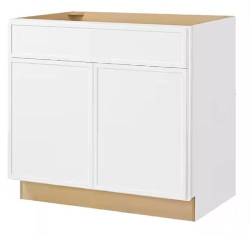 Hampton Bay Leyton 36 in. W x 24 in. D x 34.5 in. H Ready to Assemble Plywood Slim Shaker Base Kitchen Cabinet in Alpine White - Lot 836JF
