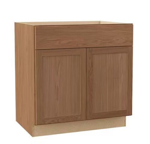 Hampton Bay Sinclair 33 in. W x 24 in. D x 34.5 in. H Assembled Base Cabinet in Shaker Saddle Oak - Lot 61JF