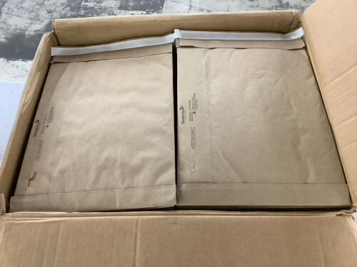 Case of (100) #5 Jiffy Padded Mailers, 10.5" x 16" - Lot 541