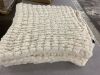 L'AGRATY Chenille Yarn Throw Blanket 50x60 - Thumbnail 3