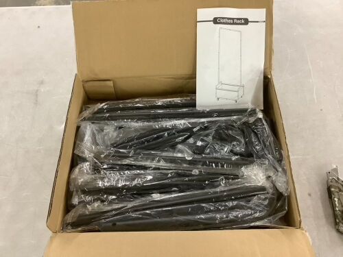 Clothing Rack - Lot 754