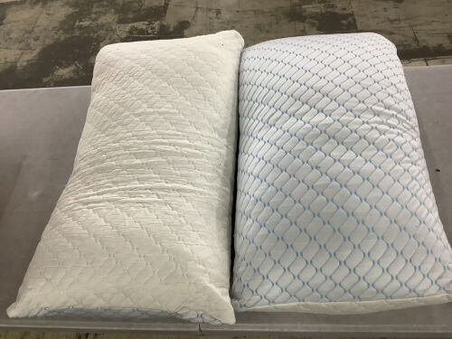 Memory Foam Cooling Pillows, Queen, 2 Pack - Lot 767