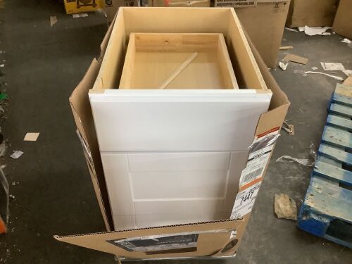 Hampton Bay Shaker 18 in. W x 24 in. D x 34.5 in. H Assembled 3 Drawer Base Kitchen Cabinet in Satin White - Drawer Face Needs Reattached, Small Crack & Piece Broken off Drawer Bottom - Lot 138JF