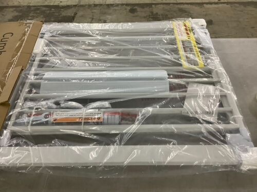 Cumbor 30"-46" Baby Gate - Lot 634