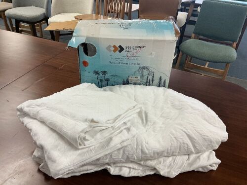 California Design Den Duvet Cover and 2 Pilllow Cases, Full/Queen - Lot 156