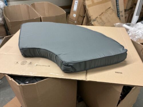 Set of 3 outdoor curved cushions - Lot 182