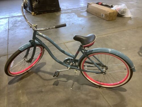 Ozone 500 Women's Malibu 26 in Cruiser Bike - Lot 251