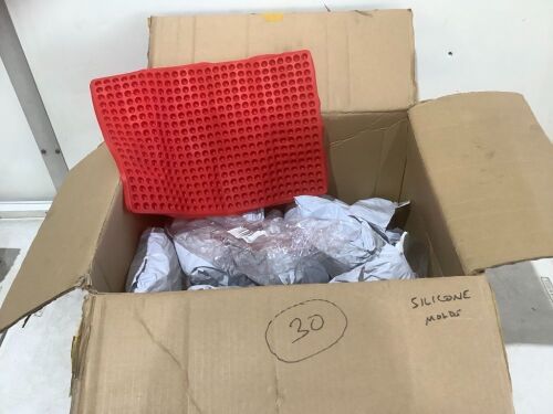 Lot of (30) Semi Circle Silicone Molds, 16" x 11"  - Lot 373