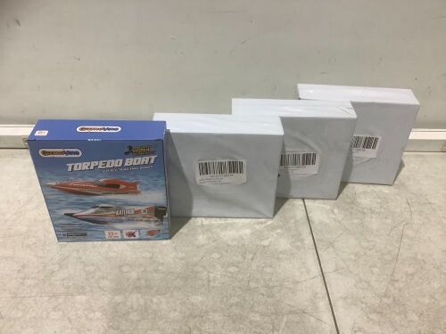 Lot of (4) GizmoVine Mini Remote Control Speed Boats  - Lot 806