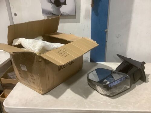 Drivers Side Towing Mirror, Unknown Fit  - Lot 858