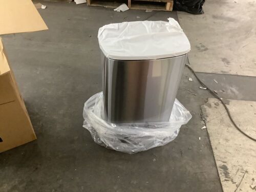 Qualiazero 13 Gal. Stainless Steel Kitchen Trashcan, Step-on, Rectangle - Dented - Lot 530JF