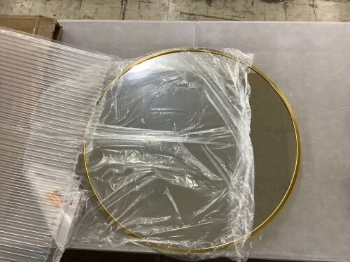 24" Round Mirror - Lot 572