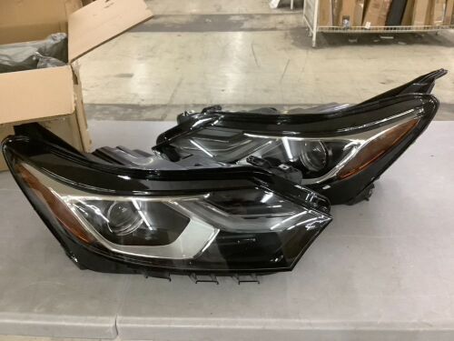 Headlight Assembly Pair for Chevy Equinox - Lot 279