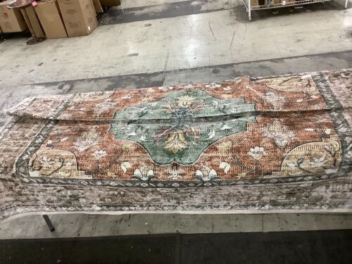 Area Rug, 8 x 10 - Lot 295