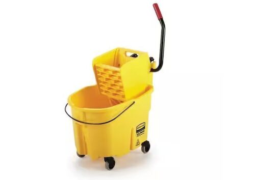 Rubbermaid Commercial Products WaveBrake 35 Qt. Plastic Mop Bucket with Wringer - Lot 713JF