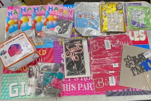Lot of Party Supplies - See Pics - Lot 531