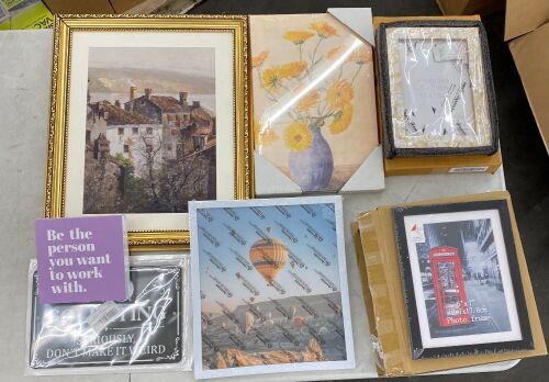 Lot of Home Decor & Frames - Lot 634