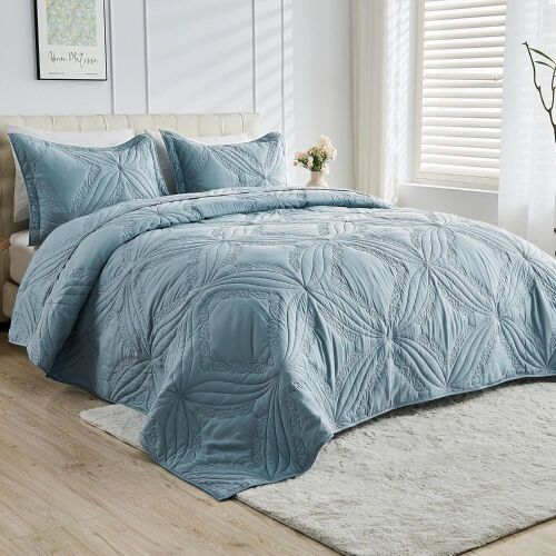 Oversized King Bedspread with 2 Pillowcases
