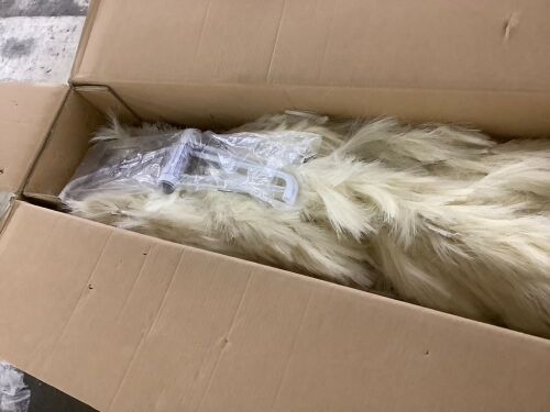 7.5' Premium Artificial Ivory Pampas Christmas Tree w/ Foldable Metal Base