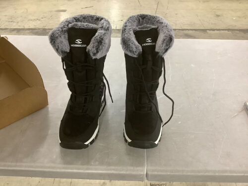 Girls Winter Snow Boots, Size 9 - Lot 700
