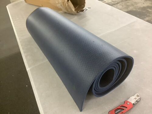 Yoga Mat - Small Cut - Lot 797