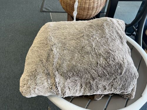 Threshold Weighted Blanket