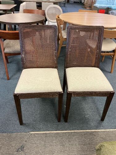 2 Chairs - Lot 252