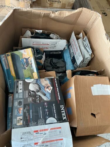 Air Mattress Salvage Pallet, May be damaged, Returns. - Lot 269