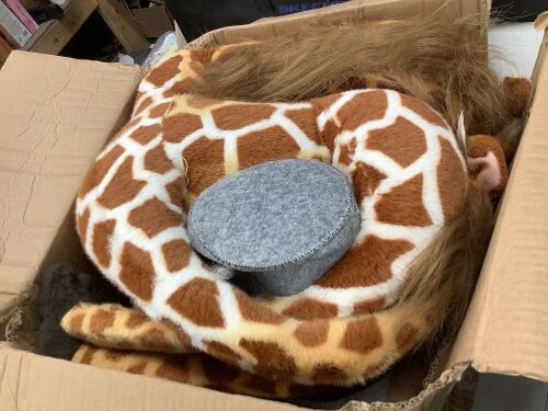 Stuffed Animal Giraffe Set