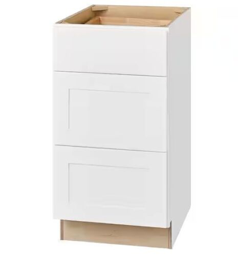 Hampton Bay Avondale 18 in. W x 24 in. D x 34.5 in. H Ready to Assemble Plywood Shaker Drawer Base Kitchen Cabinet in Alpine White