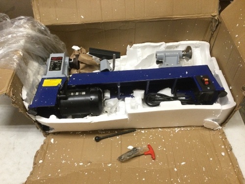 10" x 18" Variable Speed Wood Lathe. Broken Frame. SEE PICTURES - Lot 299