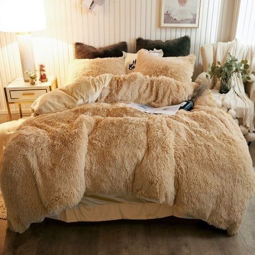 XeGe Plush Shaggy Duvet Cover Set Luxury Ultra Soft Crystal Velvet Bedding Set (1 Faux Fur Duvet Cover + 2 Faux Fur Pillowcase). Color: Camel. Appears New - Lot 445