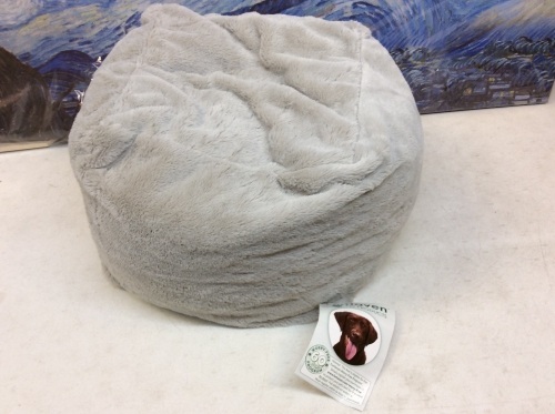 Squishy Square Plush Ball Pet Bed - Gray Mist. E-Commerce. Appears New - Lot 526