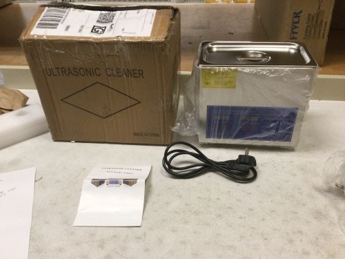 3.2L Digital Ultrasonic Cleaner. Needs a US Plug or a US adapter. SEE PICTURES. Appears New - Lot 605