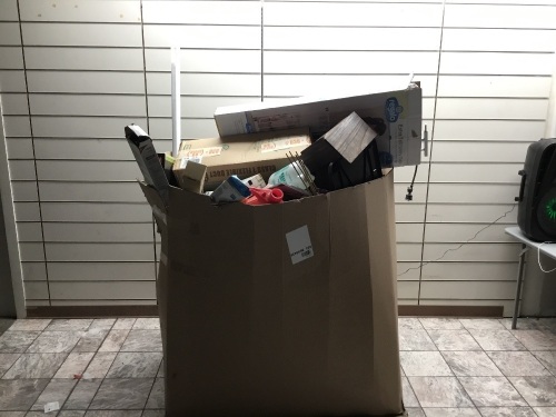 Large Pallet of New & Salvage Items. E-Commerce Returns. Condition Unknown. May Contain Broken Items to be Used for Parts/Repair Only. See Pics.  - Lot 631