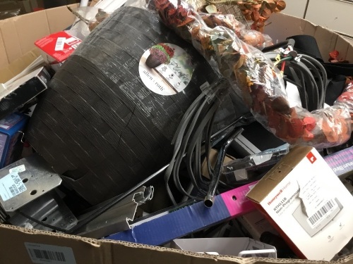 Pallet of Salvage E-Commerce Returns. Untouched Pallet, Marked Salvage, Condition Unknown. May Contain Some Broken Items to be Used for Parts/Repair. Please See Pics.  - Lot 642