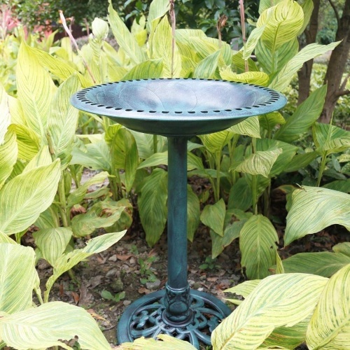 Antique Green Pedestal Freestanding Bird Bath Feeder/Outdoor Garden Decor. Appears New. - Lot 858