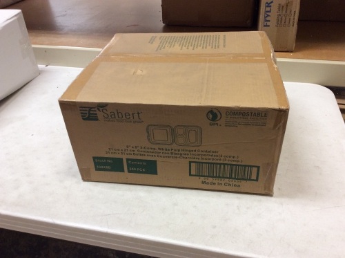 Case of (200) Sabert 8" x 8" 3-Compartment Food Containers. New - Lot 876