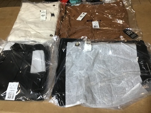 Lof of Express Clothes. XS & Petite Sizes. See Pics. Appears New  - Lot 902