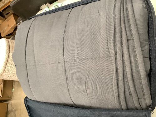 L'AGRATY Weighted Blanket for Adults- Dark Grey, 48"x72", 15lbs, Twin Full Size Heavy Throw Blanket, Cooling, Breathable, Microfiber with Glass Beads, Big, Washable, All-Season - Lot 10037