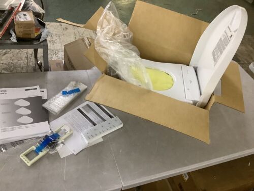 TOTO S7 WASHLET+ Elongated Electric Bidet Seat for T40 WASHLET+ Toilet with Contemporary Lid and EWater+ in Cotton White