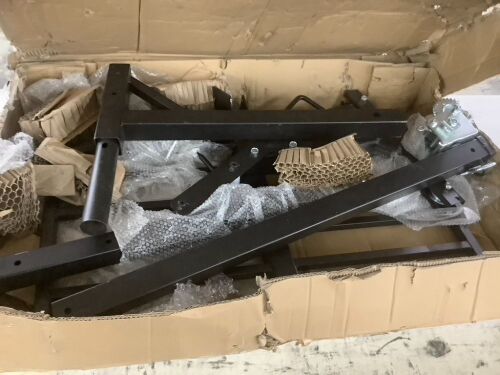 Hitch Deer Hoist with Lifting Platform - Unknown if Complete