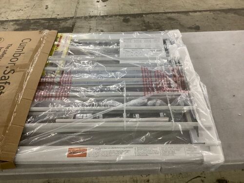 Cumbor 29.7-48" Baby Gate