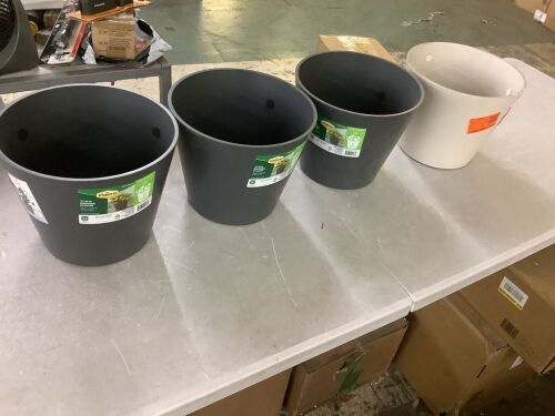 Lot of (4) Planter Pots